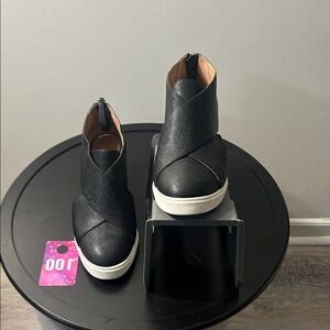 Paolo Linea Black Leather Wedge